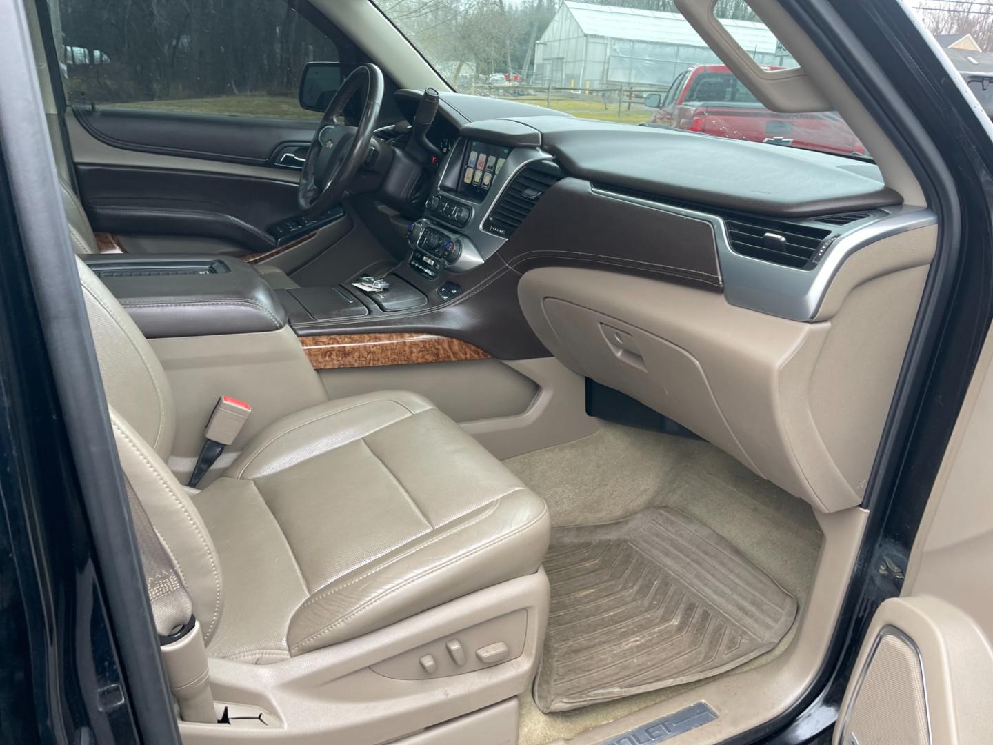 2016 Black /Brown Chevrolet Suburban LTZ 4WD (1GNSKJKC3GR) with an 5.3L V8 OHV 16V engine, 6A transmission, located at 11115 Chardon Rd. , Chardon, OH, 44024, (440) 214-9705, 41.580246, -81.241943 - Photo#54